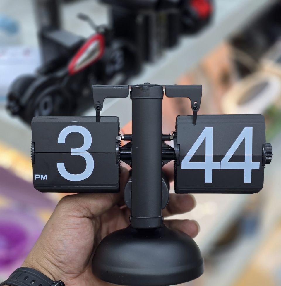 ساعت رومیزی ورقه ای  Flip Clock اورجینال در چهار رنگ ضمانت تست و‌ مرجوعی در صورت ایراد ارسال فوری